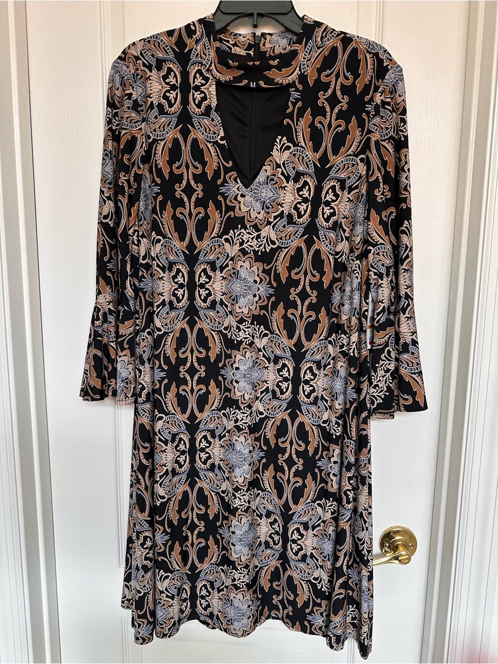 Jessica Howard Black Paisley-Print V-Neck Long-Sleeve Dress